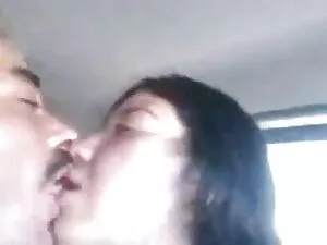 Adolescente morena s ...
