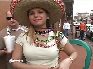 esposa en casa y pel ...
