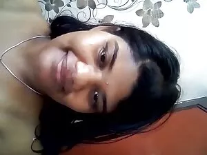 Impresionante morena ...